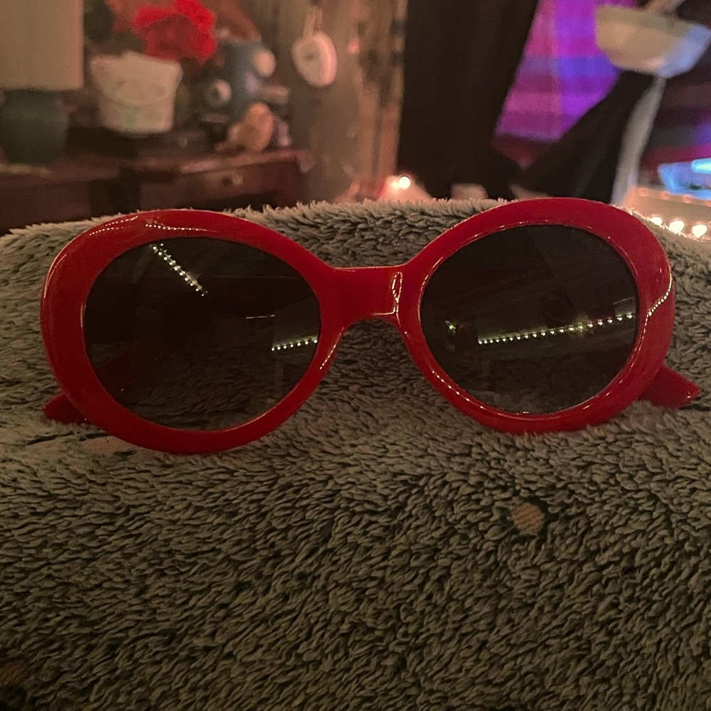 Red clout goggles